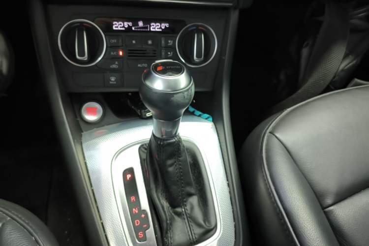Used Audi Q3 2017 30 TFSI Fashion Model Gear Lever