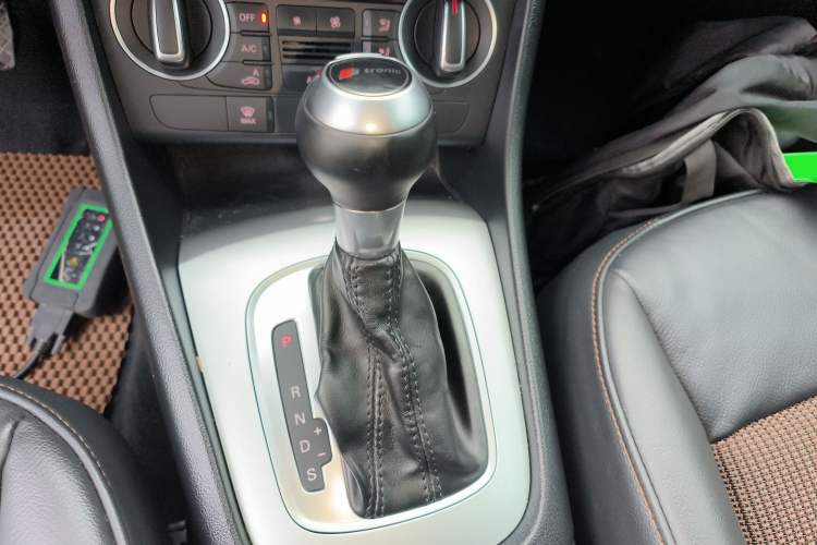 Used Audi Q3 2017 35 TFSI Fashion Model Gear Lever