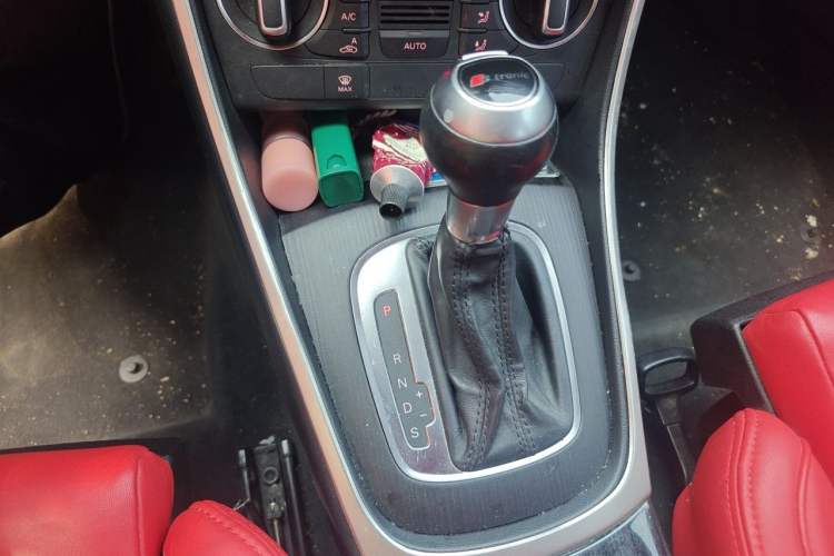 Used Audi Q3 2017 30 TFSI Standard Model Gear Lever