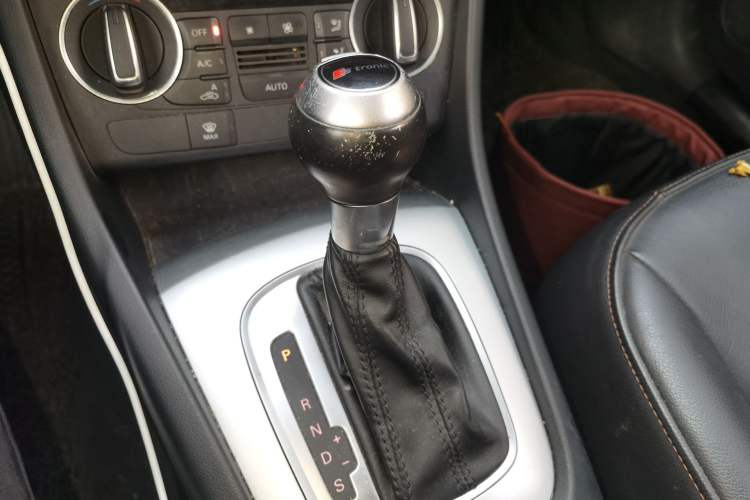 Used Audi Q3 2017 30 TFSI Fashion Model Gear Lever