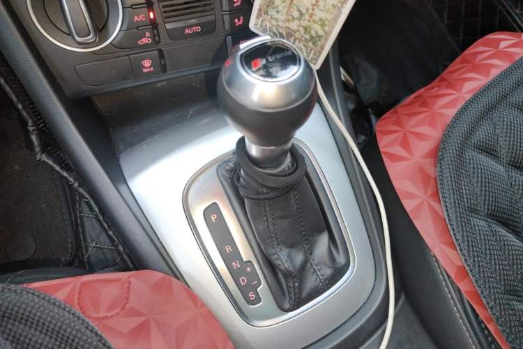 Used Audi Q3 2017 35 TFSI Fashion Model Gear Lever