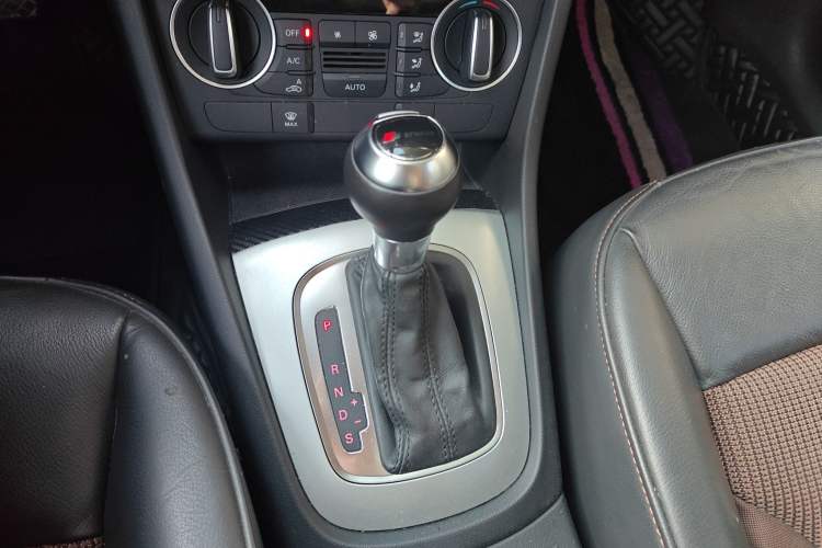 Used Audi Q3 2017 35 TFSI Fashion Model Gear Lever