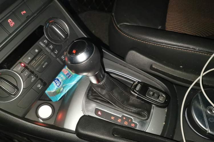 Used Audi Q3 2017 35 TFSI Fashion Model Gear Lever