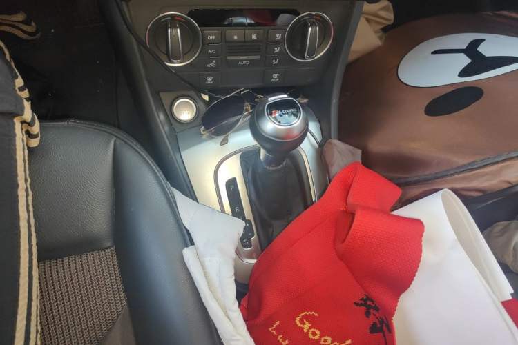 Used Audi Q3 2017 30 TFSI Fashion Model Gear Lever