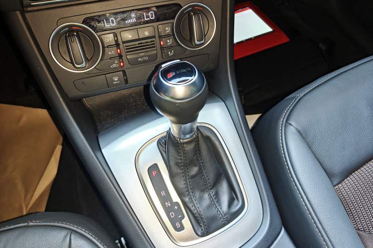 Used Audi Q3 2017 30 TFSI Fashion Model Gear Lever