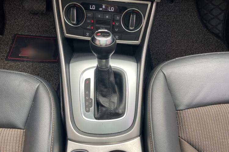 Used Audi Q3 2017 35 TFSI Fashion Model Gear Lever