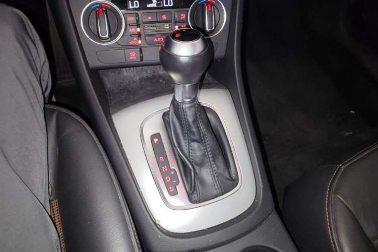 Used Audi Q3 2017 30 TFSI Fashion Model Gear Lever