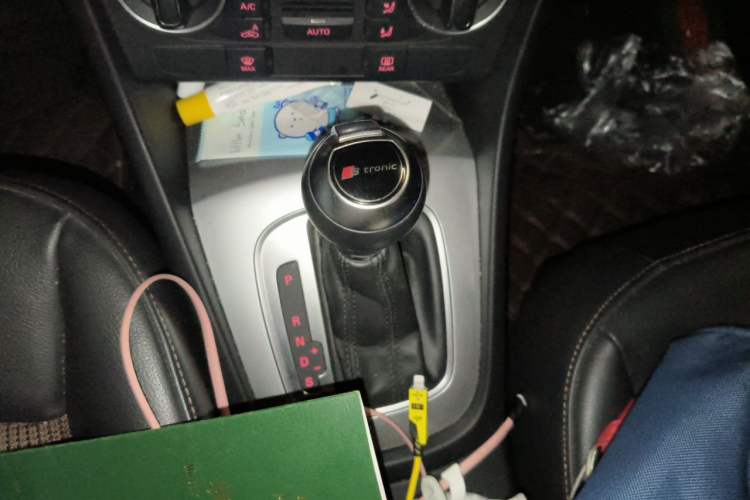 Used Audi Q3 2017 35 TFSI Fashion Model Gear Lever