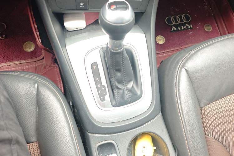 Used Audi Q3 2017 35 TFSI Fashion Model Gear Lever