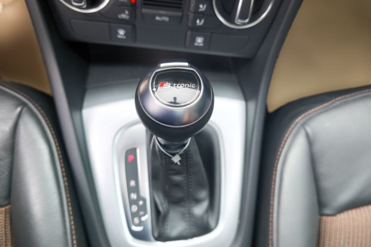Used Audi Q3 2017 35 TFSI Fashion Model Gear Lever