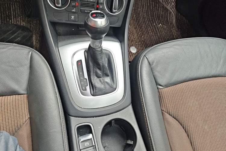 Used Audi Q3 2017 30 TFSI Fashion Model Gear Lever