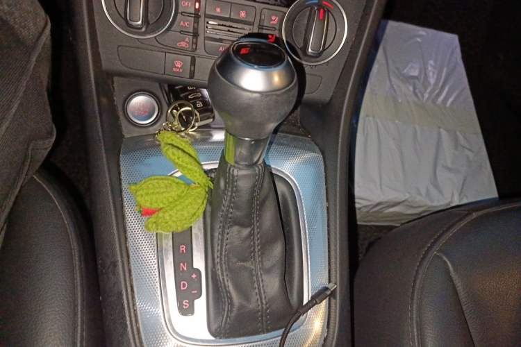 Used Audi Q3 2017 30 TFSI Fashion Model Gear Lever