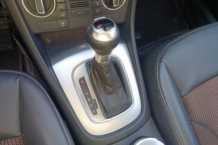 Used Audi Q3 2017 30 TFSI Fashion Model Gear Lever