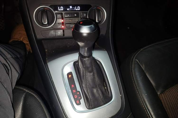 Used Audi Q3 2017 35 TFSI Fashion Model Gear Lever
