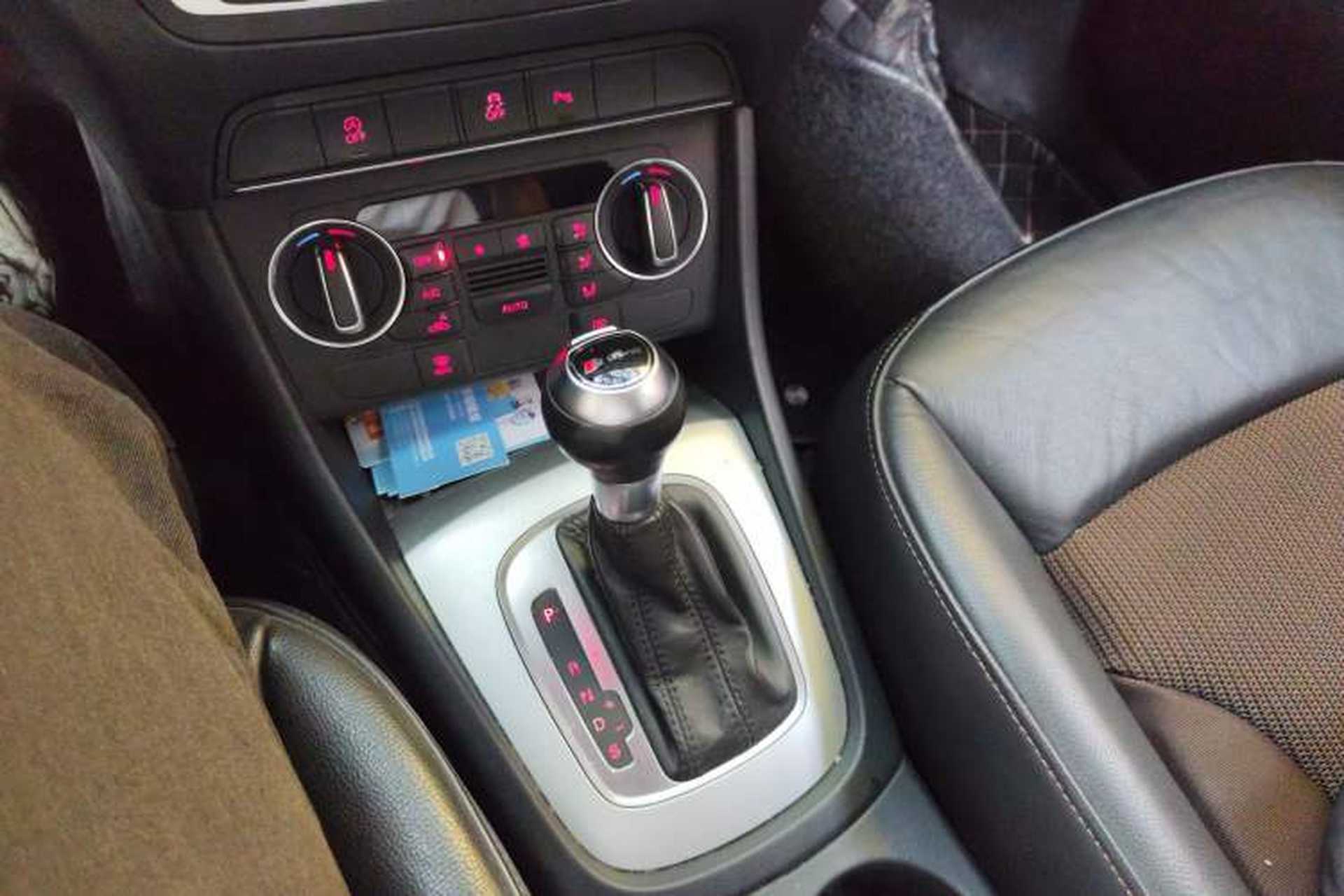 Used Audi Q3 2017 30 TFSI Fashion Model Gear Lever