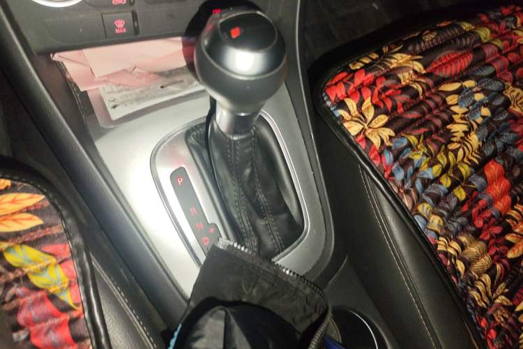 Used Audi Q3 2017 35 TFSI Fashion Model Gear Lever