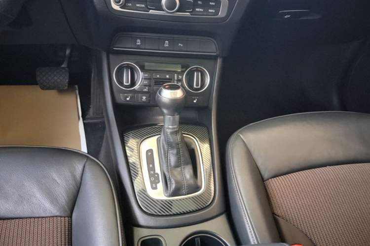 Used Audi Q3 2017 35 TFSI Fashion Model Gear Lever
