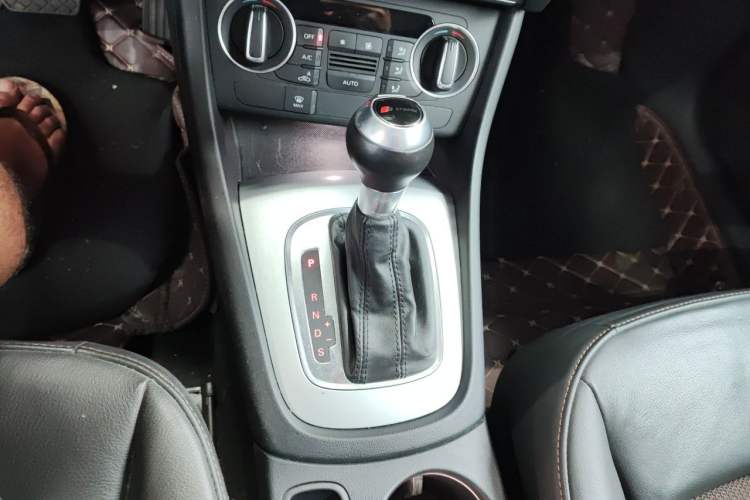 Used Audi Q3 2017 30 TFSI Fashion Model Gear Lever