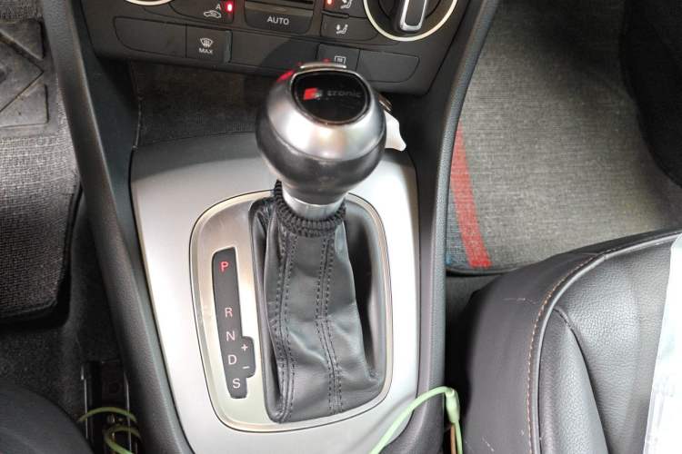 Used Audi Q3 2017 30 TFSI Fashion Model Gear Lever