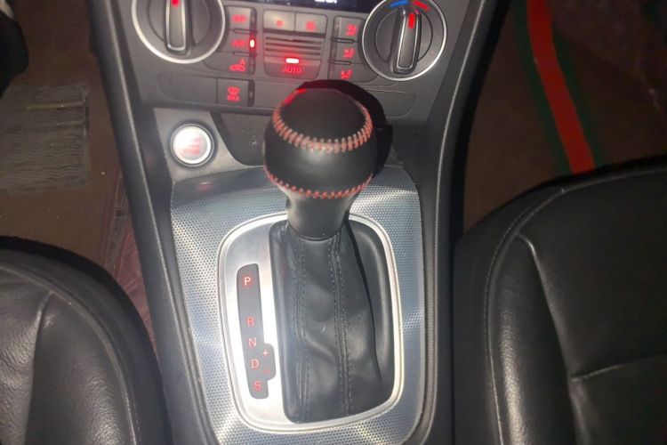 Used Audi Q3 2017 35 TFSI quattro all-wheel drive fashion model Gear Lever