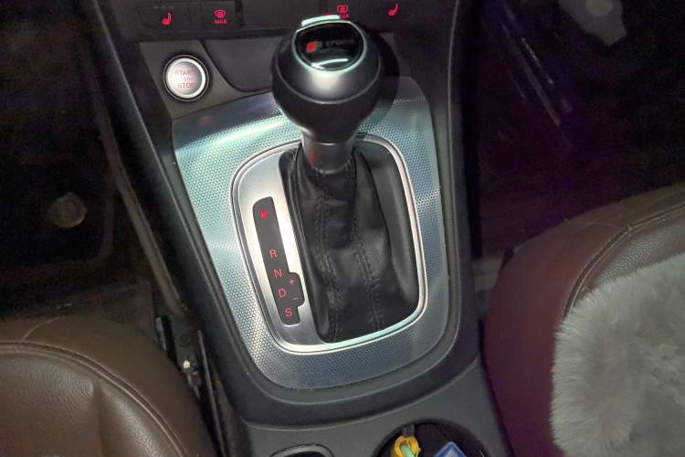 Used Audi Q3 2017 30 TFSI Fashion Model Gear Lever