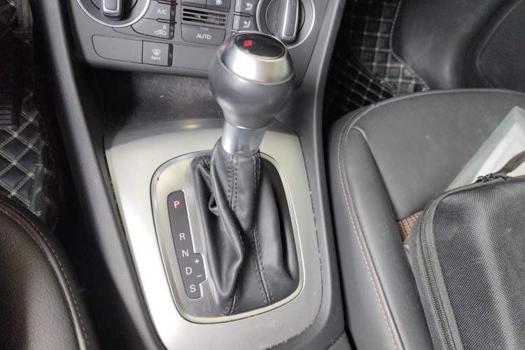 Used Audi Q3 2017 35 TFSI Fashion Model Gear Lever