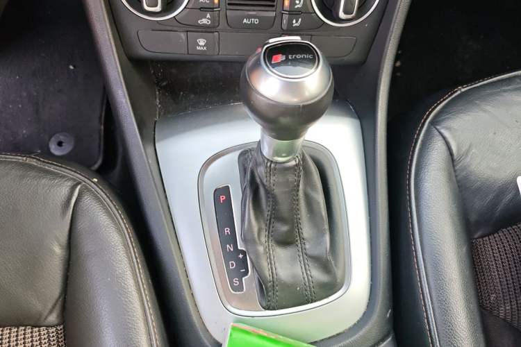 Used Audi Q3 2017 30 TFSI Fashion Model Gear Lever