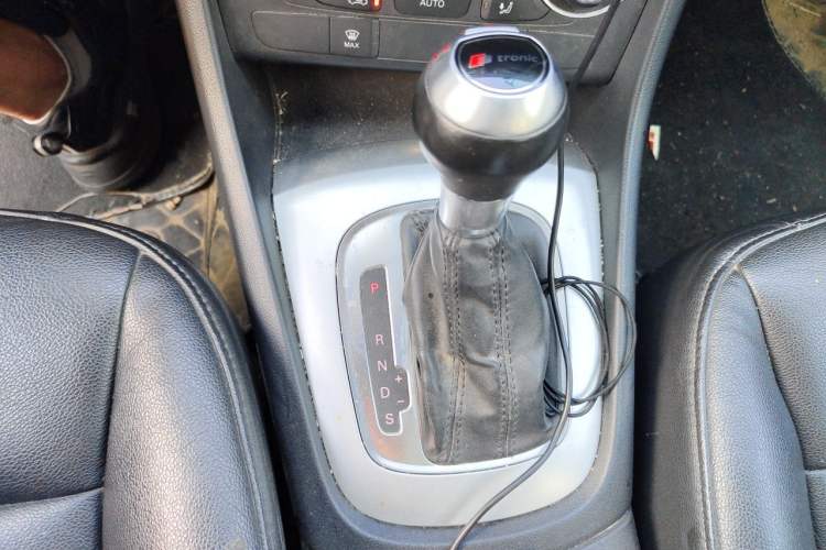 Used Audi Q3 2017 35 TFSI Fashion Model Gear Lever