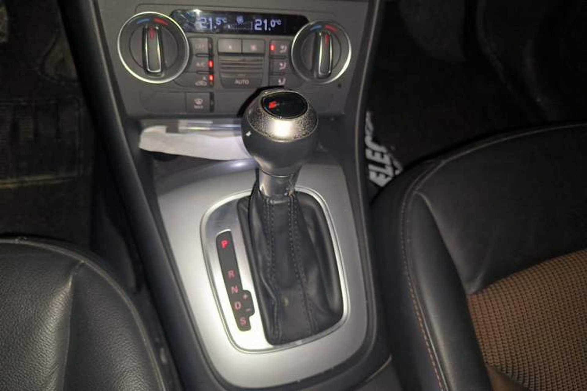 Used Audi Q3 2017 35 TFSI Fashion Model Gear Lever