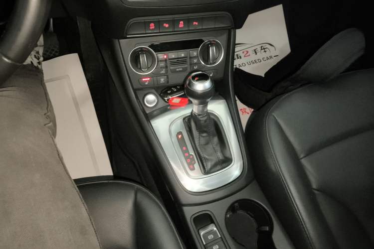 Used Audi Q3 2017 30 TFSI Fashion Model Gear Lever