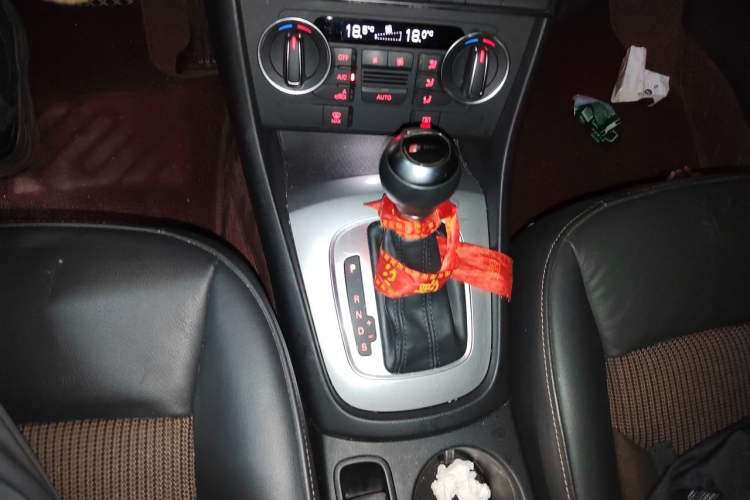 Used Audi Q3 2017 30 TFSI Standard Model Gear Lever