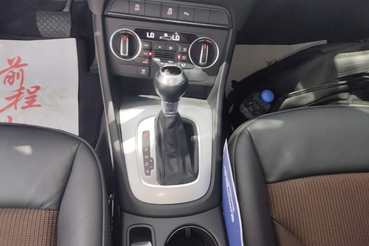 Used Audi Q3 2017 30 TFSI Fashion Model Gear Lever