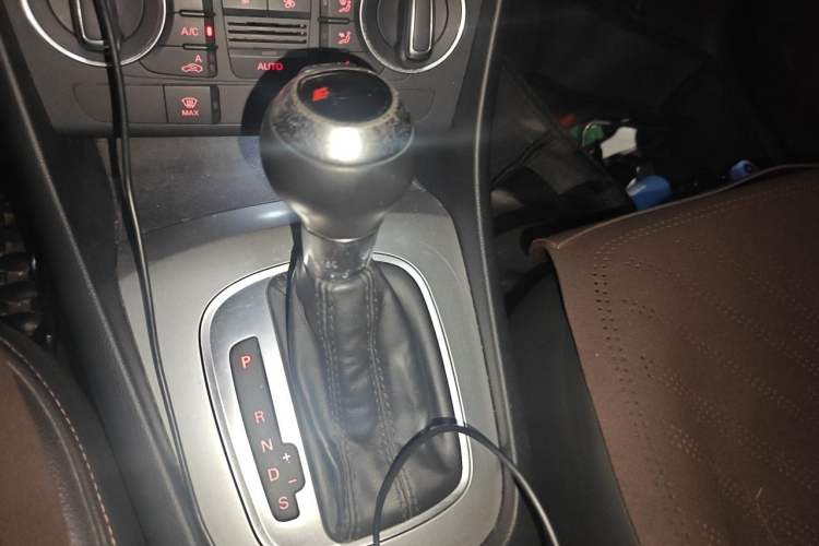 Used Audi Q3 2017 35 TFSI Fashion Model Gear Lever