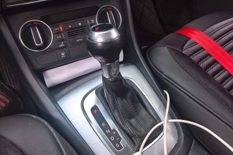 Used Audi Q3 2017 30 TFSI Fashion Model Gear Lever