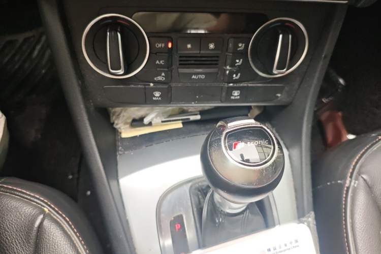 Used Audi Q3 2017 30 TFSI Fashion Model Gear Lever