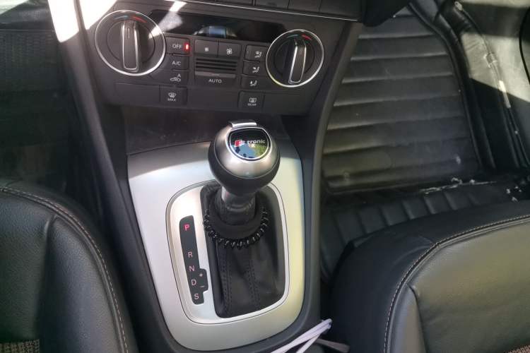 Used Audi Q3 2017 30 TFSI Fashion Model Gear Lever