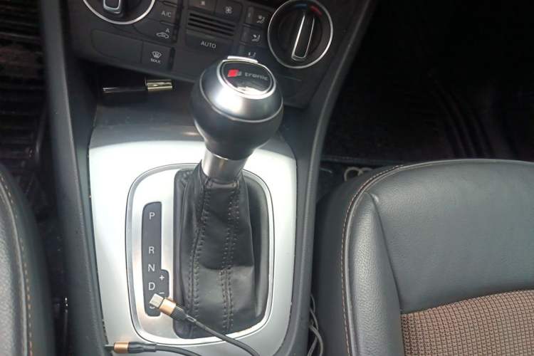 Used Audi Q3 2017 35 TFSI Fashion Model Gear Lever