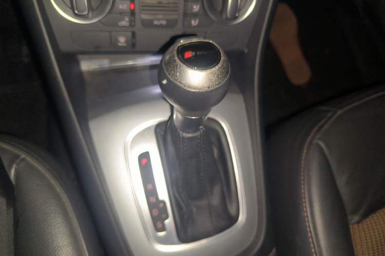 Used Audi Q3 2017 35 TFSI Fashion Model Gear Lever