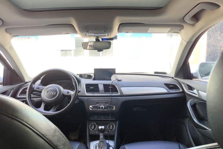 Used Audi Q3 2017 35 TFSI Fashion Model Headliner