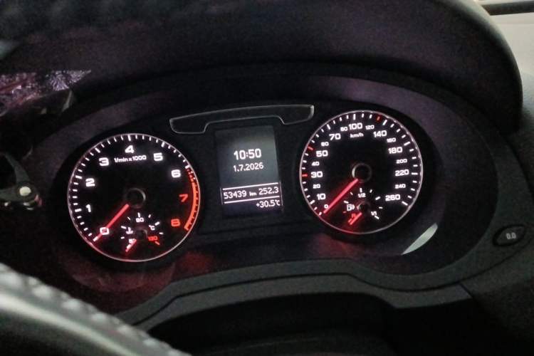 Used Audi Q3 2017 30 TFSI Fashion Model Instrument Cluster