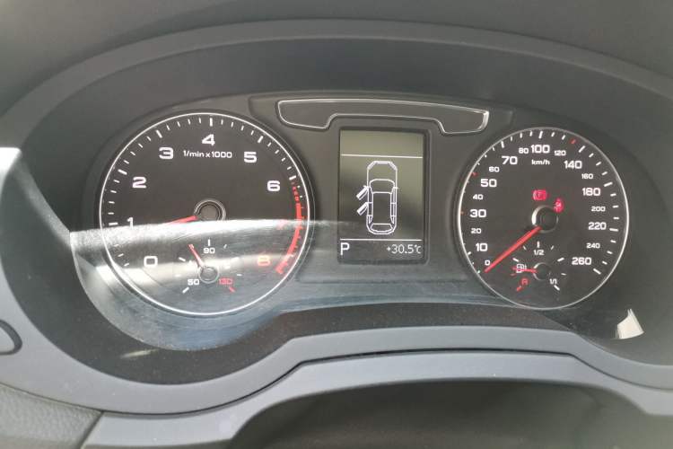 Used Audi Q3 2017 30 TFSI Fashion Model Instrument Cluster