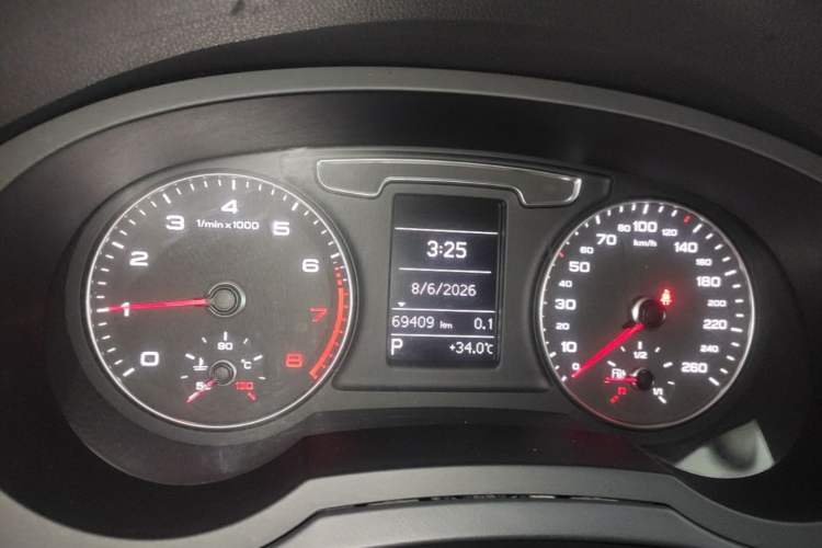 Used Audi Q3 2017 35 TFSI Fashion Model Instrument Cluster