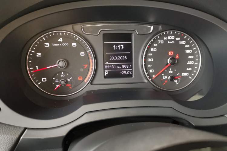 Used Audi Q3 2017 35 TFSI quattro all-wheel drive fashion model Instrument Cluster