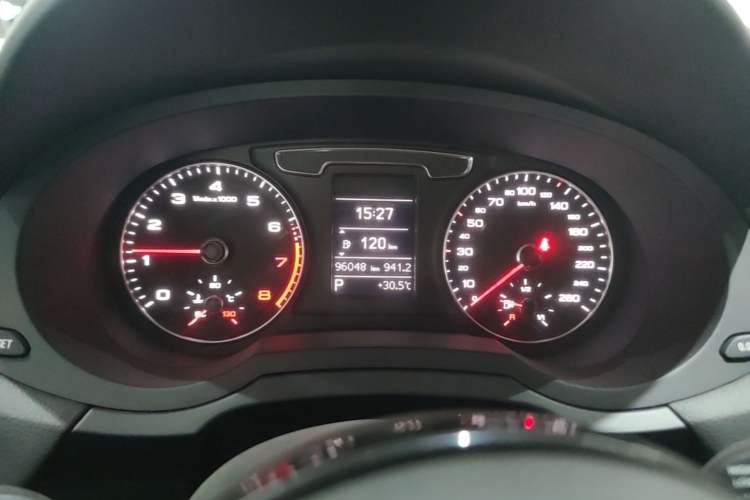 Used Audi Q3 2017 30 TFSI Fashion Model Instrument Cluster