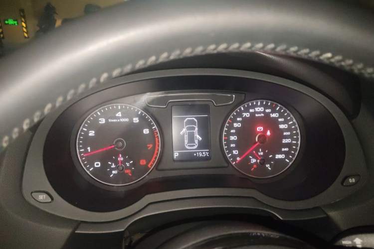 Used Audi Q3 2017 30 TFSI Fashion Model Instrument Cluster