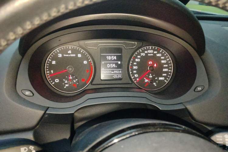 Used Audi Q3 2017 35 TFSI Fashion Model Instrument Cluster