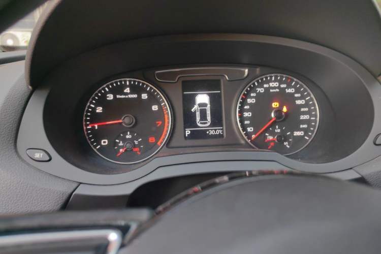 Used Audi Q3 2017 35 TFSI Fashion Model Instrument Cluster