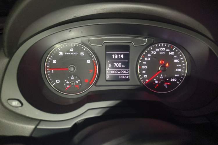 Used Audi Q3 2017 30 TFSI Fashion Model Instrument Cluster