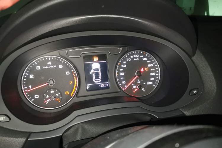 Used Audi Q3 2017 35 TFSI Fashion Model Instrument Cluster