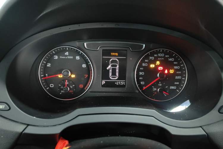 Used Audi Q3 2017 30 TFSI Fashion Model Instrument Cluster